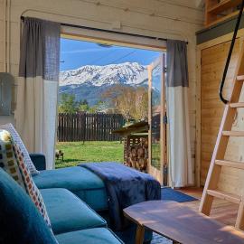 New Everything! Gorgeous Log Cabin in Downtown Joseph, Hotel in Joseph