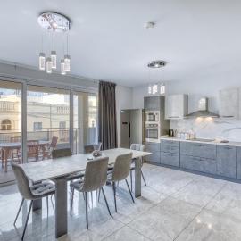 Luxury Central Malta Apartment Brand New by SF Homes, khách sạn ở Qormi