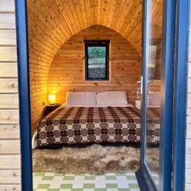 Cosy Cabin with sea view: Broad Haven şehrinde bir otel