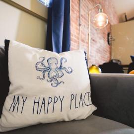 Industrial Escape 2bd 2bath, hotel em Lawrence