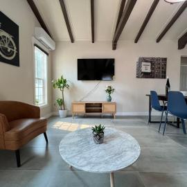 Fully Remodeled 2B1B Home in Baldwin3369, hotel a Baldwin Park