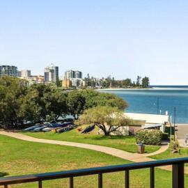 Kabi Apartment Caloundra - Self Contained, Hotel in Golden Beach