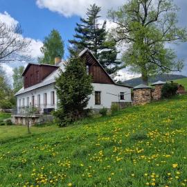 Kněžice 25, chalupa v Krkonoších, hotel in Vrchlabí