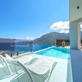 Sun Bliss Villa, wrapped in blue、バリのホテル