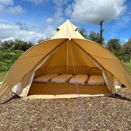 Greenfinch Bell Tent at Tregonetha Lake Bring Your Own Bedding, hotel en Saint Columb Major
