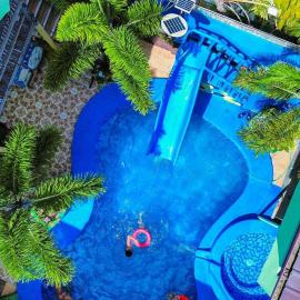 Sascha's Resort Oslob, hotel u gradu 'Oslob'