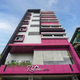 Raising Hotel Panakkukang Makassar By LIFE, מלון במקאסאר