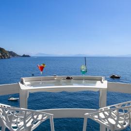 Romantic Room - RocksideEscape, hotel in Praiano