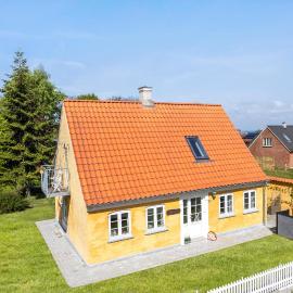 Søby에 위치한 호텔 Awesome Home In Søby Ærø With Wifi
