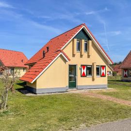 Awesome Home In Wezuperbrug, hotel em Wezuperbrug