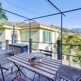2 Bedroom Cozy Apartment In Recco
