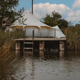 Moat Island Glamping, מלון בנורוויץ'