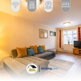 3 Bedroom House By B and R Serviced Accommodation Amesbury With Super fast Wi-Fi 145Mbps, hotel a Amesbury