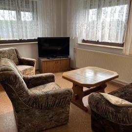 Schöne Zimmer mit gemeinsamer Nutzung von Bad, Toilette und Küche