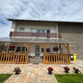 Kertvárosi Apartman，陶波爾曹的飯店