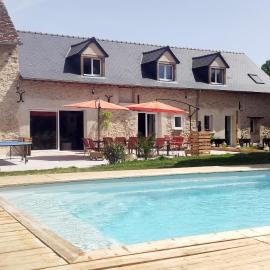 Gîte du bois Richer 4 étoiles 15 personnes avec piscine, hotel en Fougeré