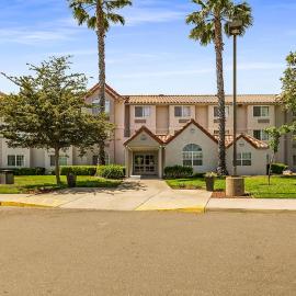 SureStay Plus Hotel by Best Western Rocklin, хотел в Роклин