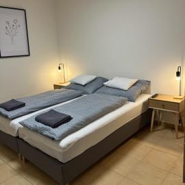 KatalinKert Apartman 12, hotel in Győr