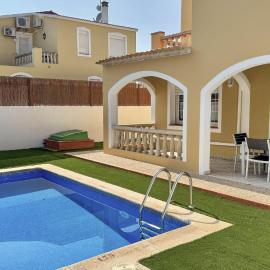 Chalet Villafranca Menorca con piscina privada, hotel in Cala en Bosc