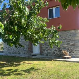 Stone House in Dikella، فندق في Dhíkella
