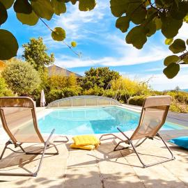 Bellevue T1 cozy avec piscine et panorama alpin - proche du lac