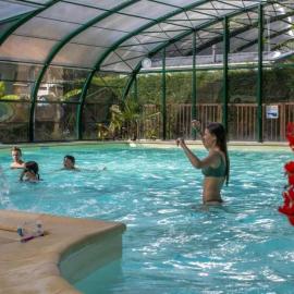 ZEcamping 4 étoiles - Piscine couverte - Océan à 10min, хотел в Azur
