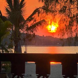 Colibri Beach Resort, hotel i Chaloklum