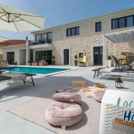 Designer Villa Simone - Modern & Heritage Style with 30 m2 pool