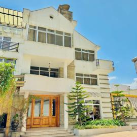Social House, hotel in Addis Ababa