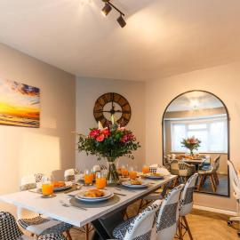 Pet-Friendly Coastal Home by Adliv, hotel u gradu Broadsters