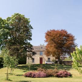 The Old Manse Oyne