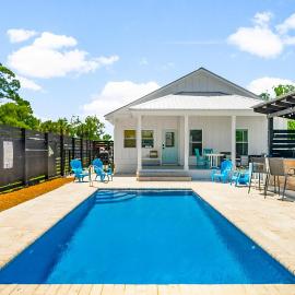 Pet Friendly Beach House - 6th Street Retreat by Panhandle Getaways, hotel in Port Saint Joe