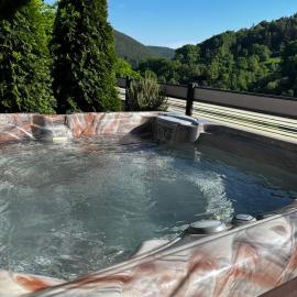 Wellness Ferienwohnung Szymecki- Sauna & Whirpool bei Heidelberg, ξενοδοχείο σε Schonau