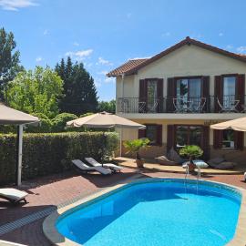 Hullám Villa B&B, hotel in Balatonmáriafürdő