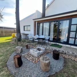 Hephzibah Inn Farm Cottage, hotell i Hermon