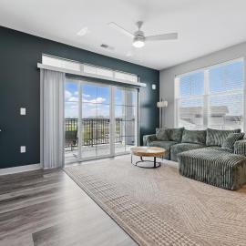 IRIE Living, Replenish Kg 2Bd Gym Pool BRAND NEW, hótel í Whitestown