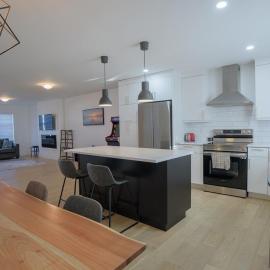Cozy & Spacious 3BR Home in Moncton, hotel a Moncton