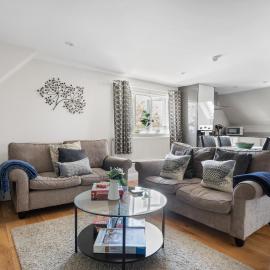 Cosy & Central Brockenhurst Flat, 2BR, Hotel in Brockenhurst