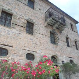 Archontiko Parisis, hotel in Lafkos