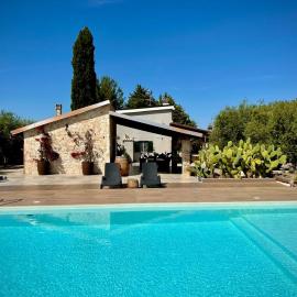 Casa vacanze - Castel del Monte โรงแรมในโคราโต