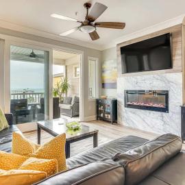 San Souci By The Sea - Your Folly Beach Oasis, hotel i Folly Beach
