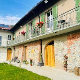 Cascina Piandamiane, Dimore di Langa - suite Elvira, country house nella natura delle Langhe