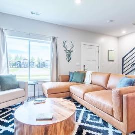 Basecamp Stays: Unique Townhome Views from Porch, ξενοδοχείο σε Driggs