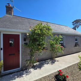 Newly Renovated Country Cottage, hotel in Portadown