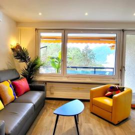 Tropical Art Apartment, hotell i Bissone
