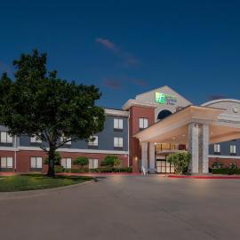 Holiday Inn Express & Suites Perry by IHG, ξενοδοχείο σε Perry