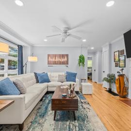 Charming Downtown Corner Cottage - Dog Friendly!, hotel in Southern Pines
