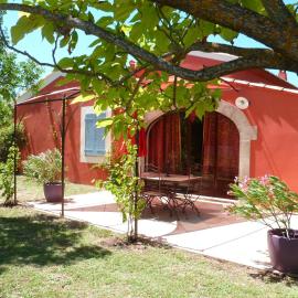 Luberon & Lavandes, Hotel in Roussillon