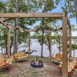 Hickory Haven - Stunning Lake Views - Private Dock، فندق في Cadiz