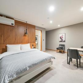 Hotel AND